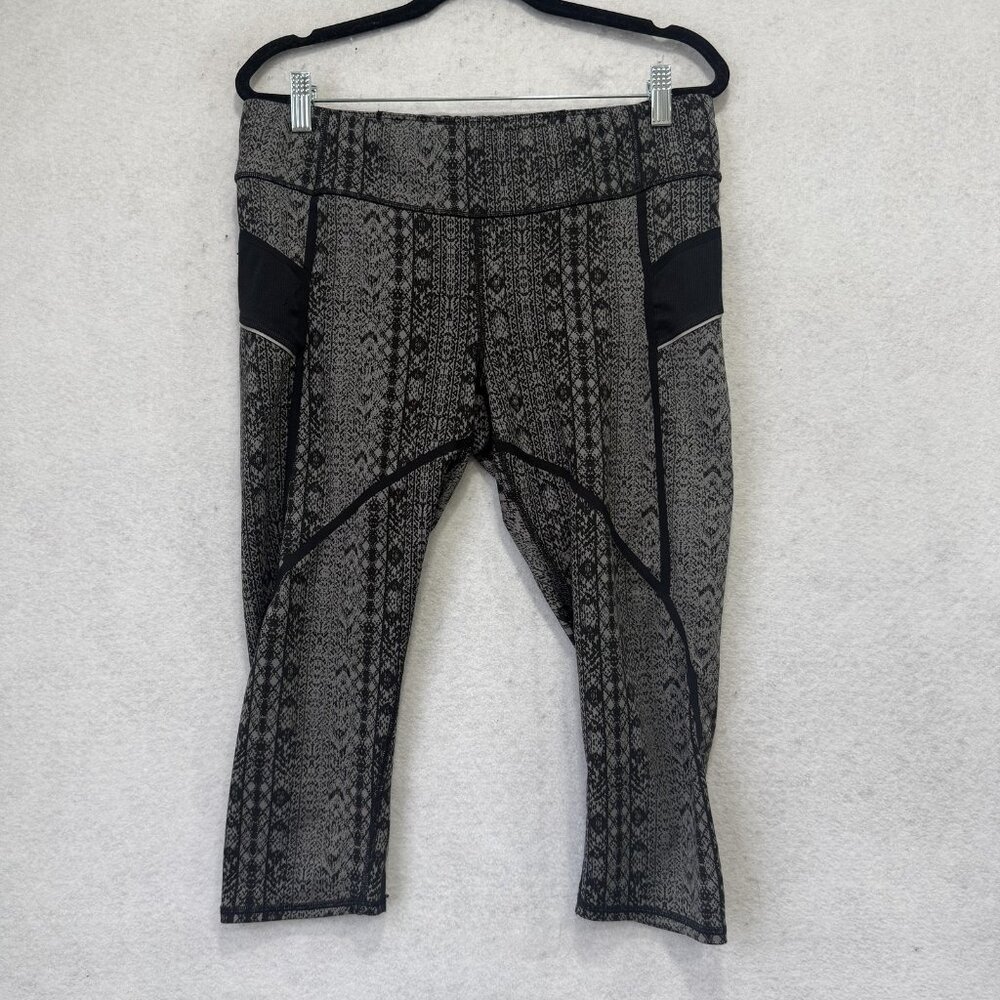 Athleta Leggings Womens Large Black Prisma Stripe Capri Pocket Running Athletic